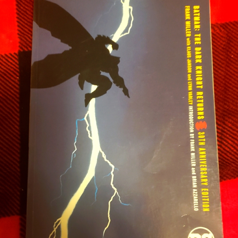 Batman the dark knight returns 30th anniversary edition book